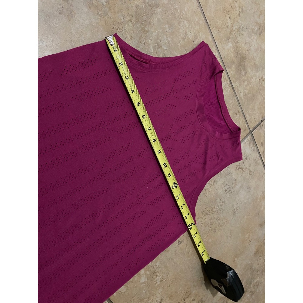 Lululemon Swiftly Breathe Muscle Tank Top Fletching Lines Ripened Raspberry Sz 6 - Picture 8 of 15